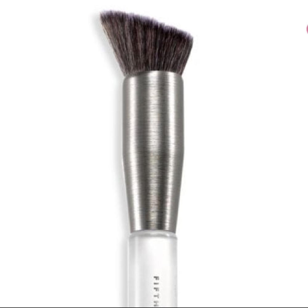 FIFTH CITY Angled Contour Buffer Make-up Brush